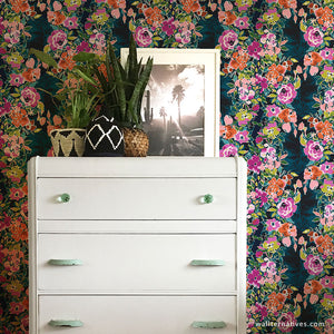 Glam Bold Modern Flower Wallpaper Design - Removable Wall Stickers for Floral Art Feature Wall - Wallternatives